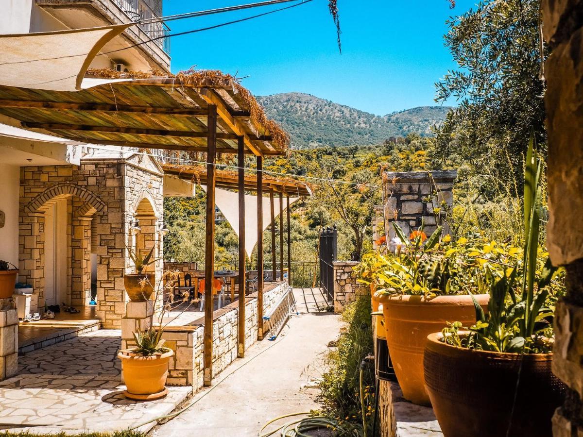 Sun Bakers Hostel Himare Exterior foto